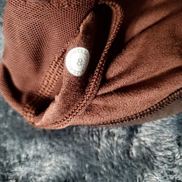 Lululemon Free To Be Wild Size 8 - Picture 3 of 3